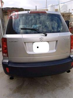 سوزوكي XL7